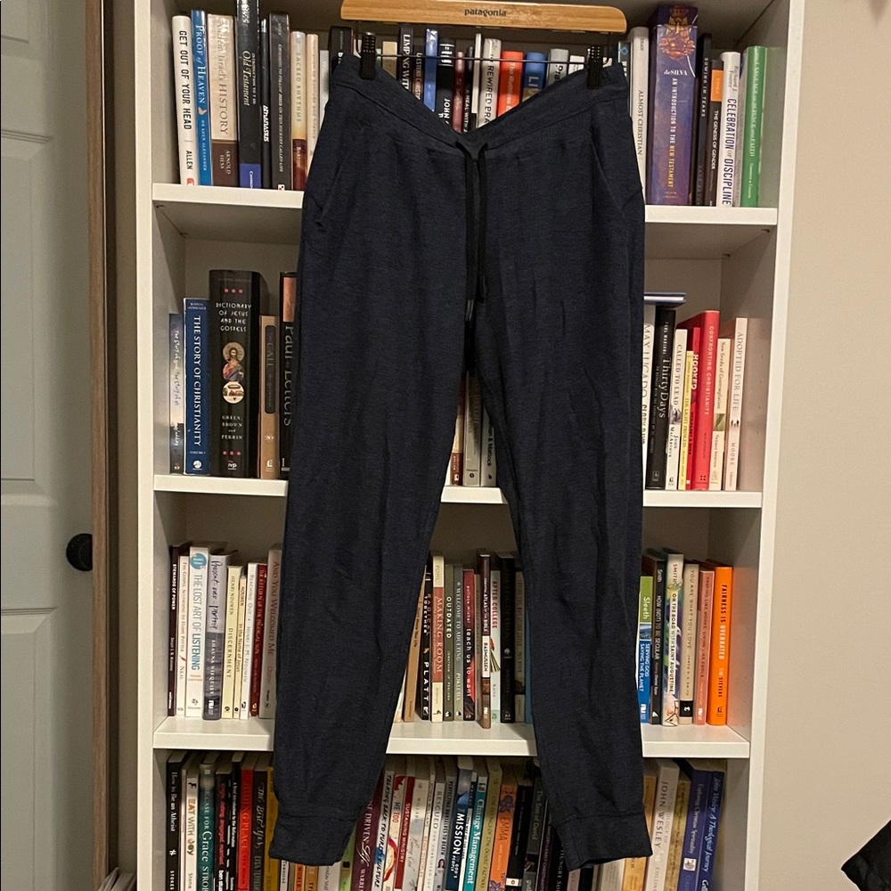Women’s lululemon Navy Jogger Pants